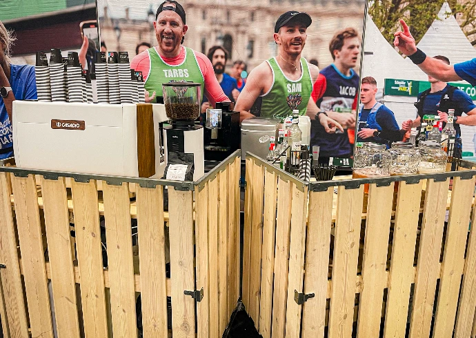 Stand café La Maison Charles au village départ du Marathon de Paris
