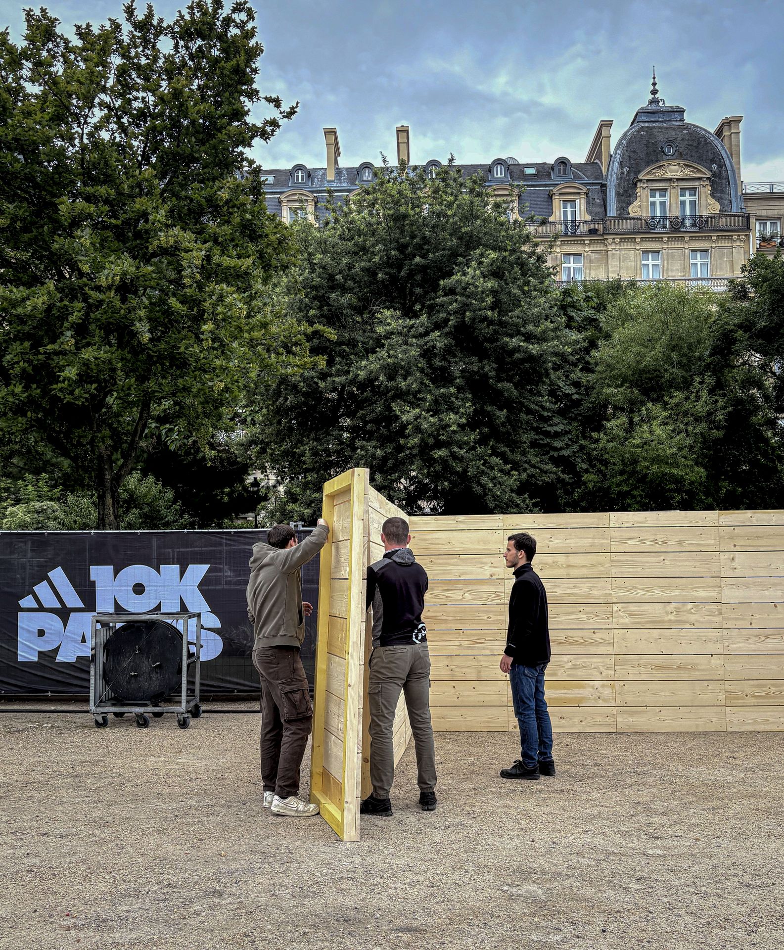 Préparation du stand café à l'ADIDAS 10K Paris